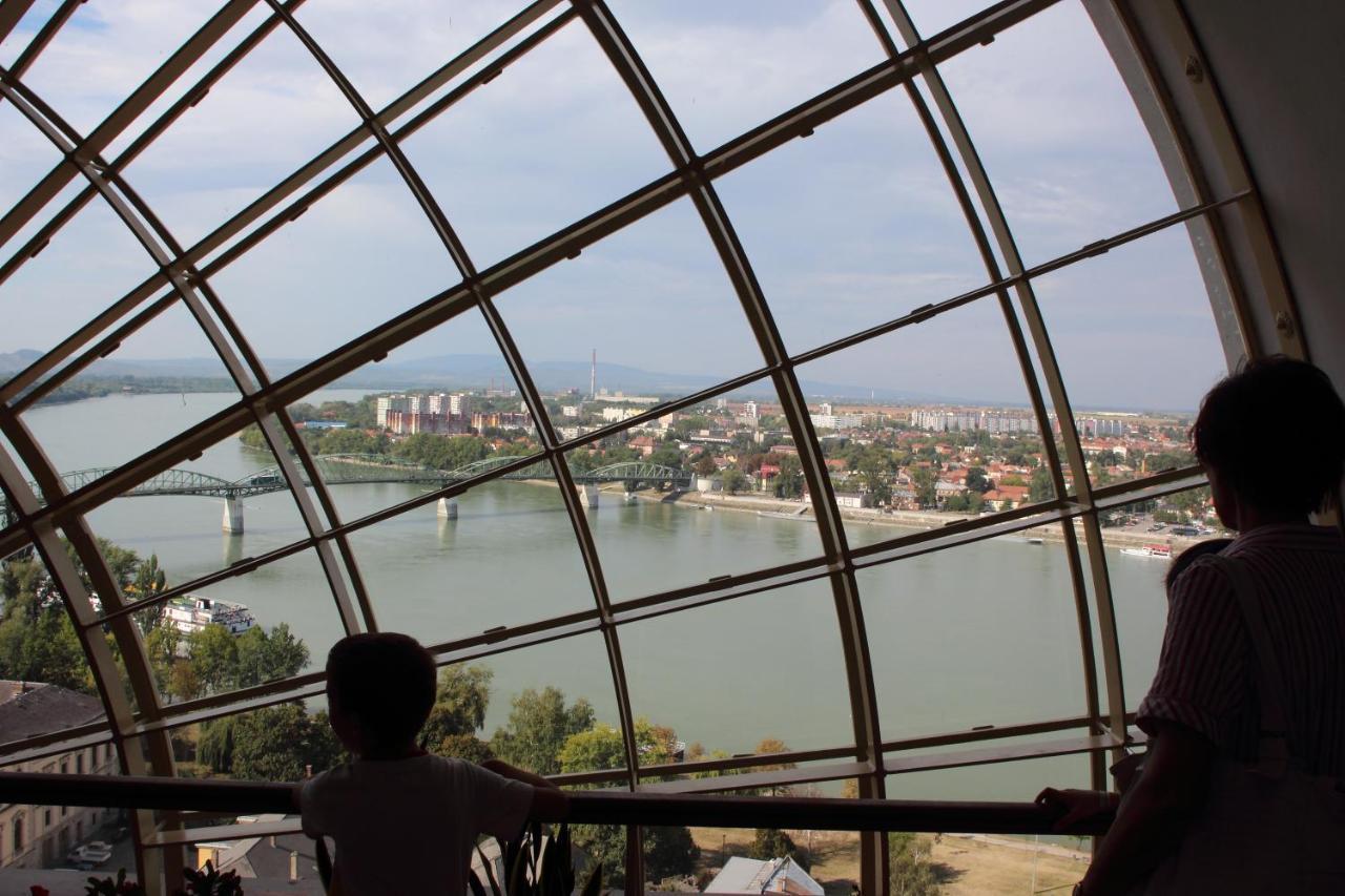 Hotel Adalbert Szent Gyoergy Haz Esztergom Extérieur photo